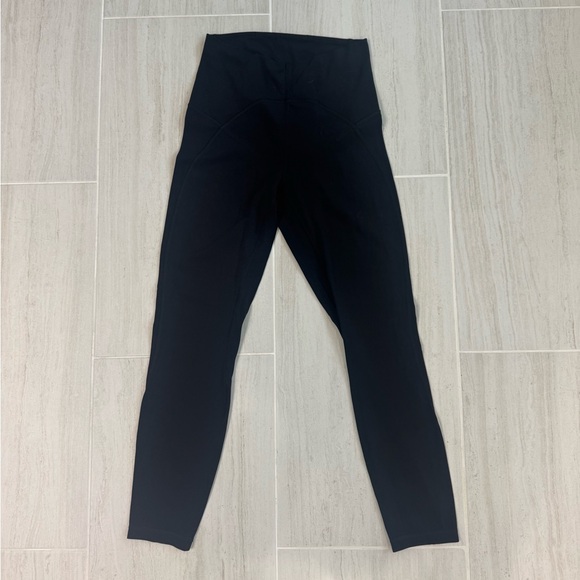 Lululemon Unlimit High-Rise Tight 25” - Size 6 - Picture 2 of 10
